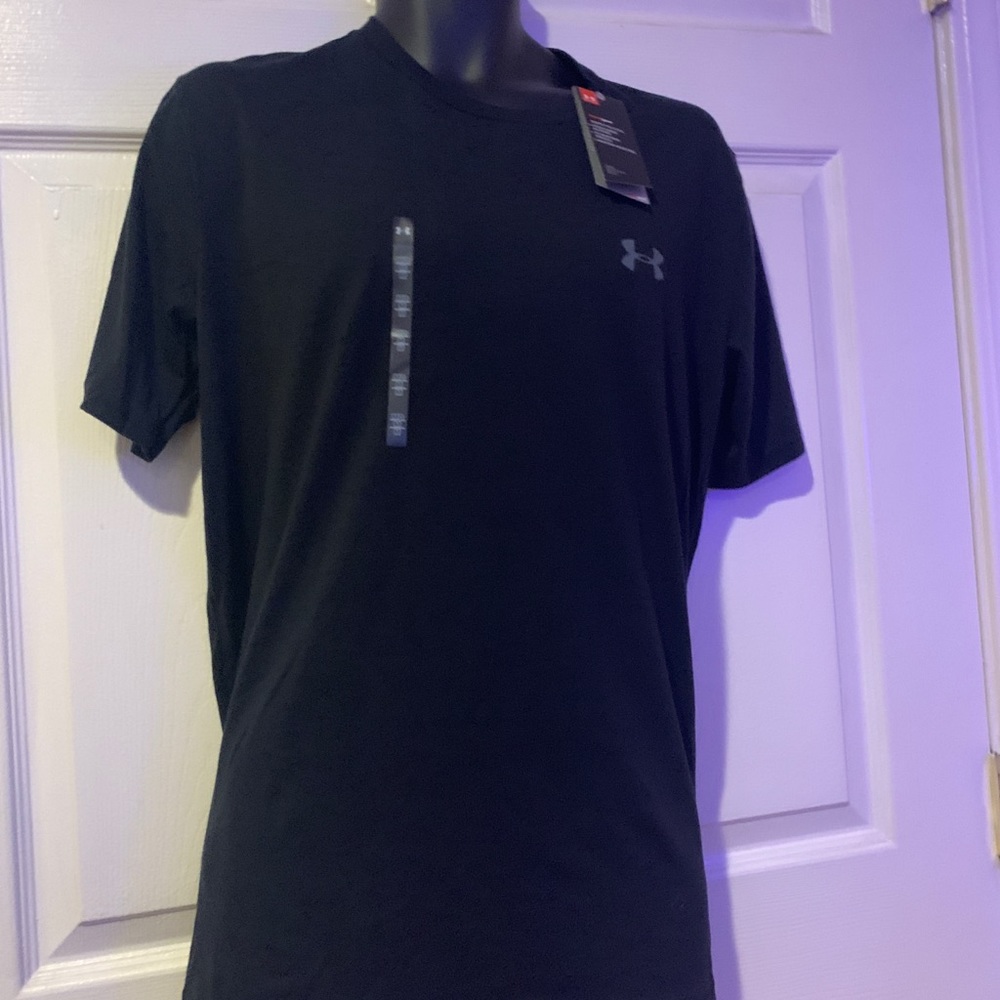 Men’s Under Armour Athletic Shirt